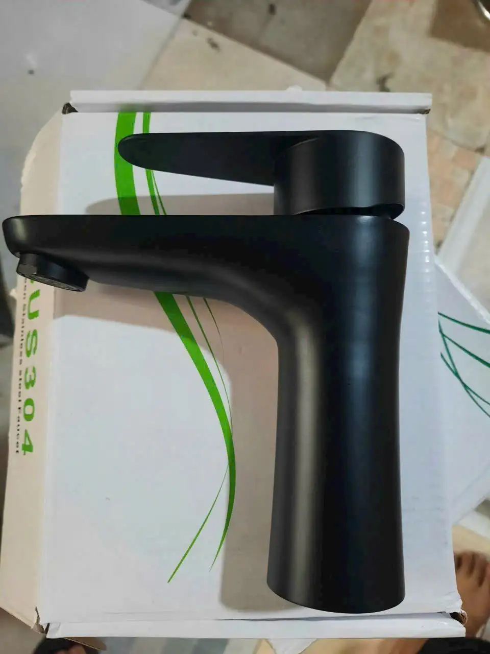 Vòi lavabo nóng lạnh 2 tấc nano đen