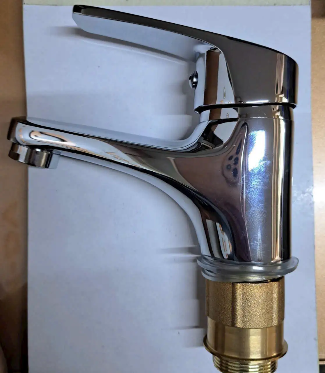 Vòi lavabo nóng lạnh đồng thau